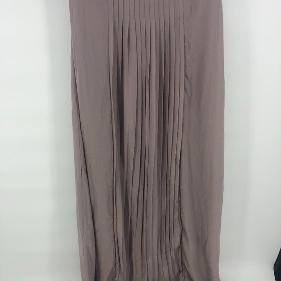Flaw* TFNC Zana Pleated Bridesmaid Maxi Microchip - Picture 5 of 6